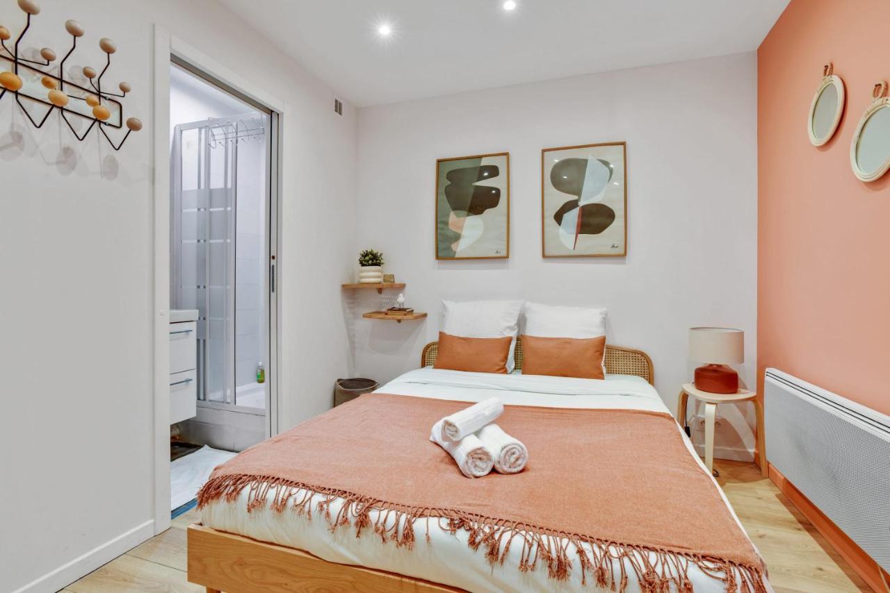 Well Decorated One Bedroom Aprtment In Heat Of Paris, Short Walk To Palais Garnier , Parijs