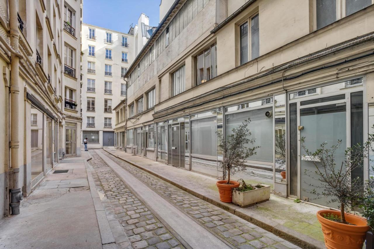 Well Decorated One Bedroom Aprtment In Heat Of Paris, Short Walk To Palais Garnier , Appartement Parijs